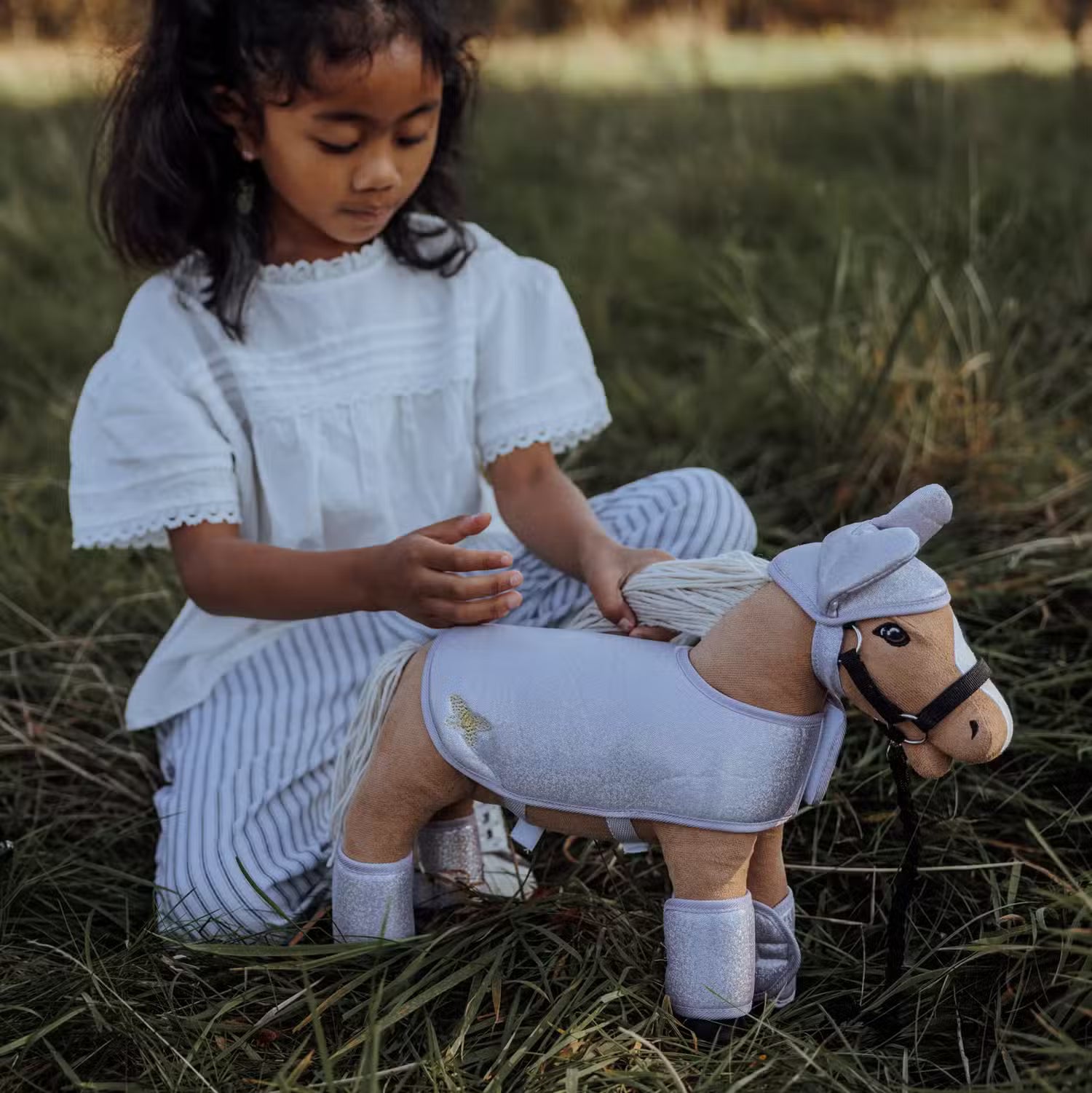 By Astrup Legehest Beige Daisy 30 Cm