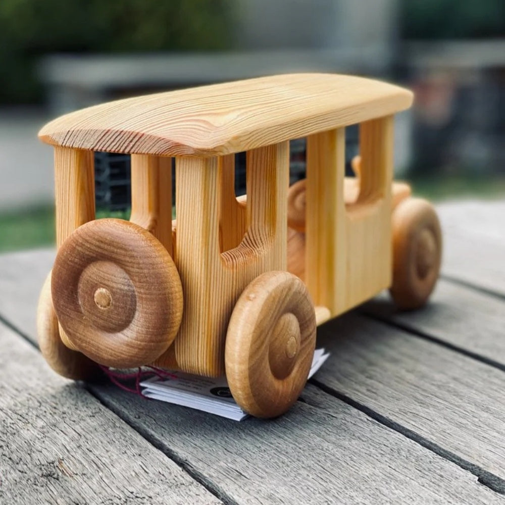 Debresk Træbil Omnibus