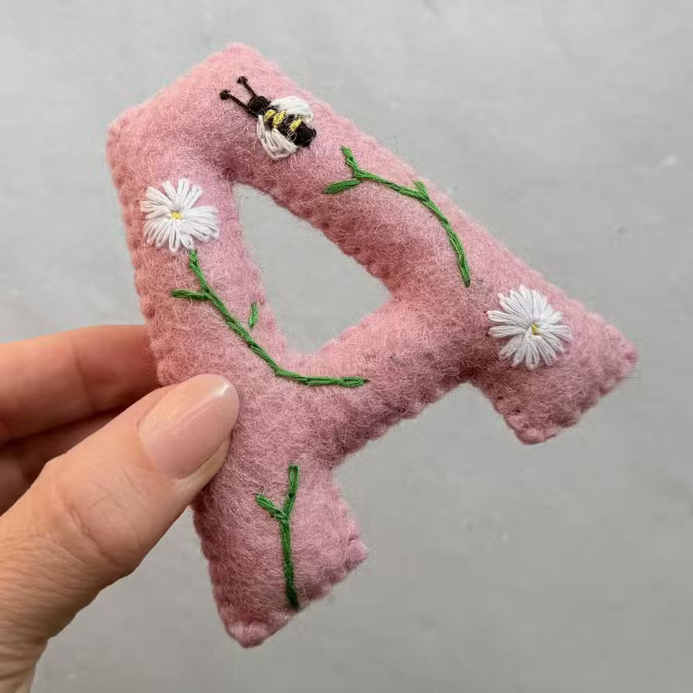 Gamcha Bogstav Lyserød Bi