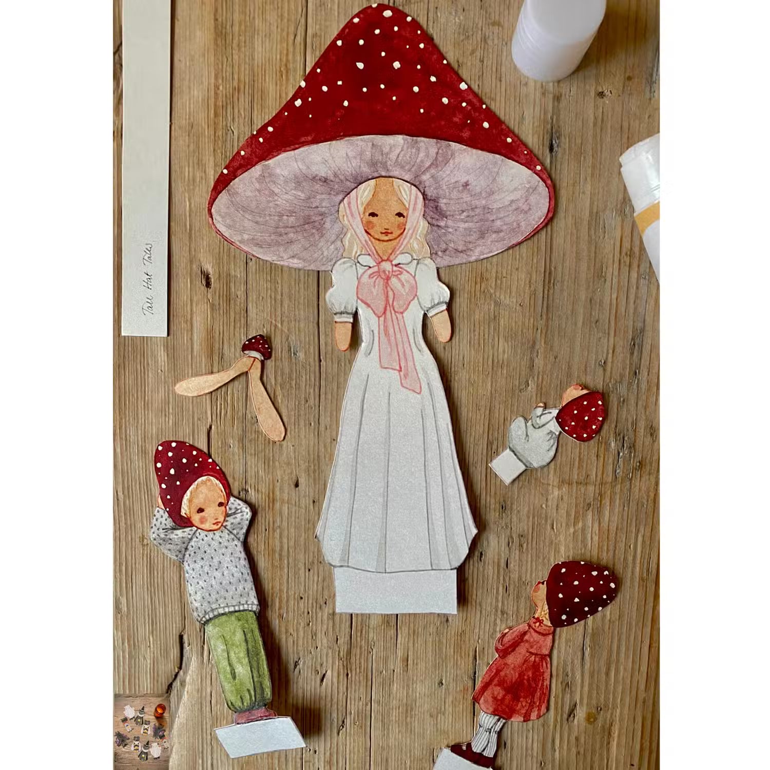 Tall Hat Tales Rød Svampemor Med Børn