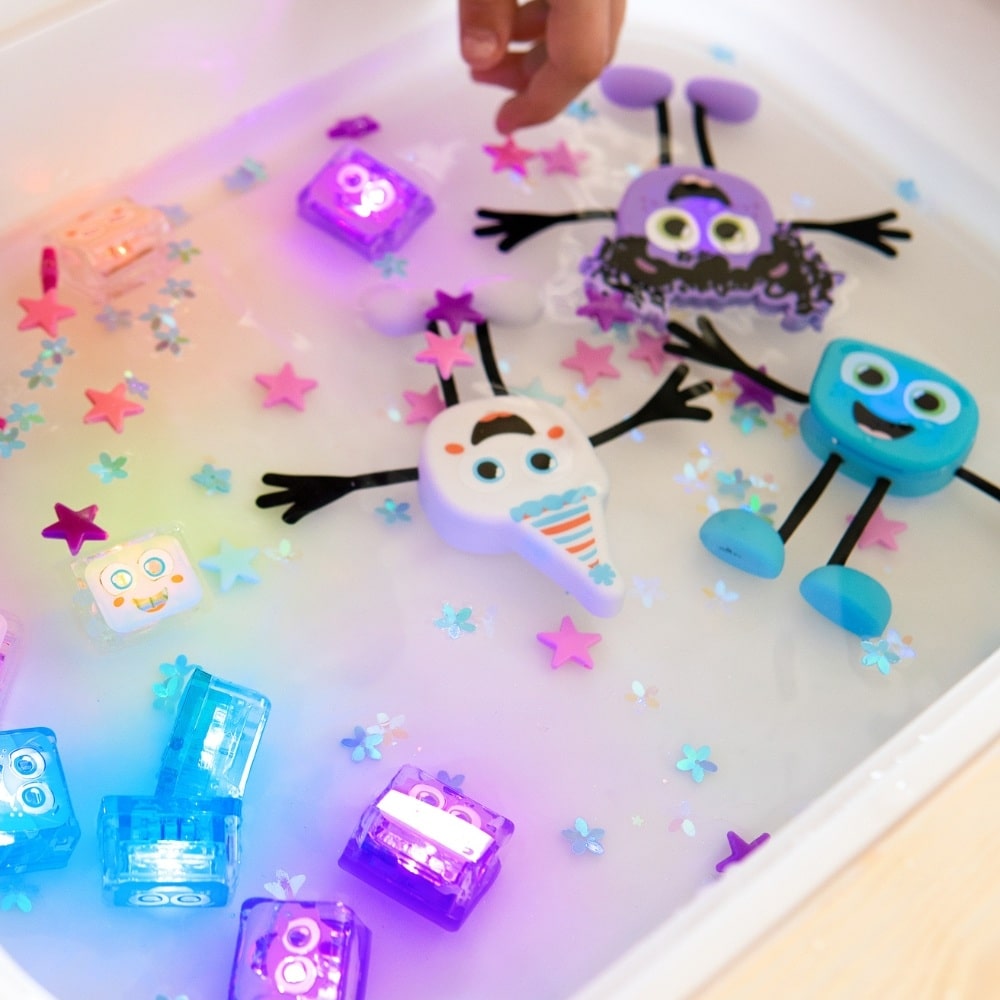 Glo Pals Figur Sansekuber Med Lys Party Pals 4 Glo Pals Figur Sansekuber Med Lys Blair